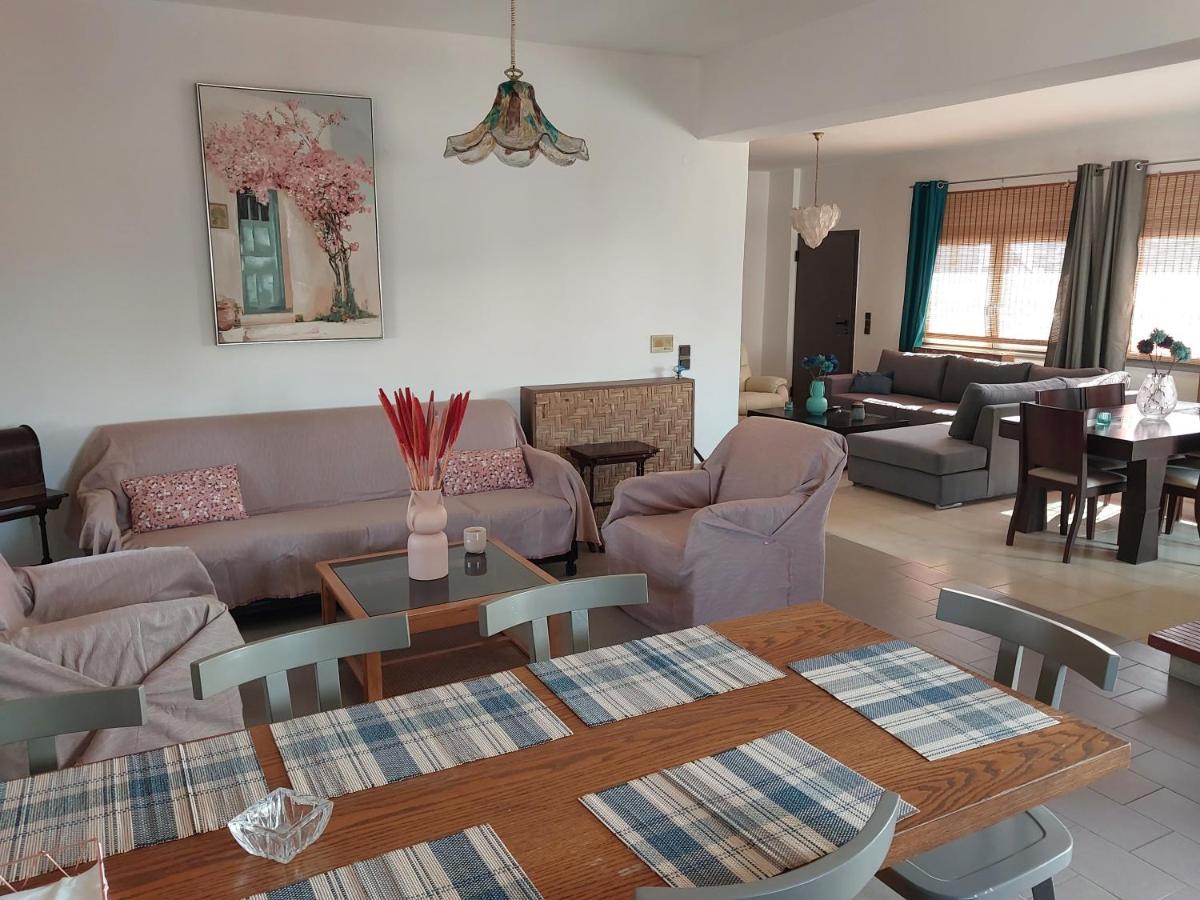 Passatempo Casa - 3 Bedroom Apartment Close To The Swimming Pool Gerani  Exteriér fotografie
